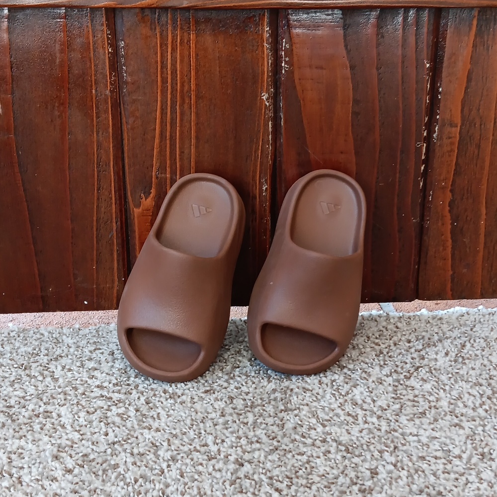 Adidas Yeezy Slide